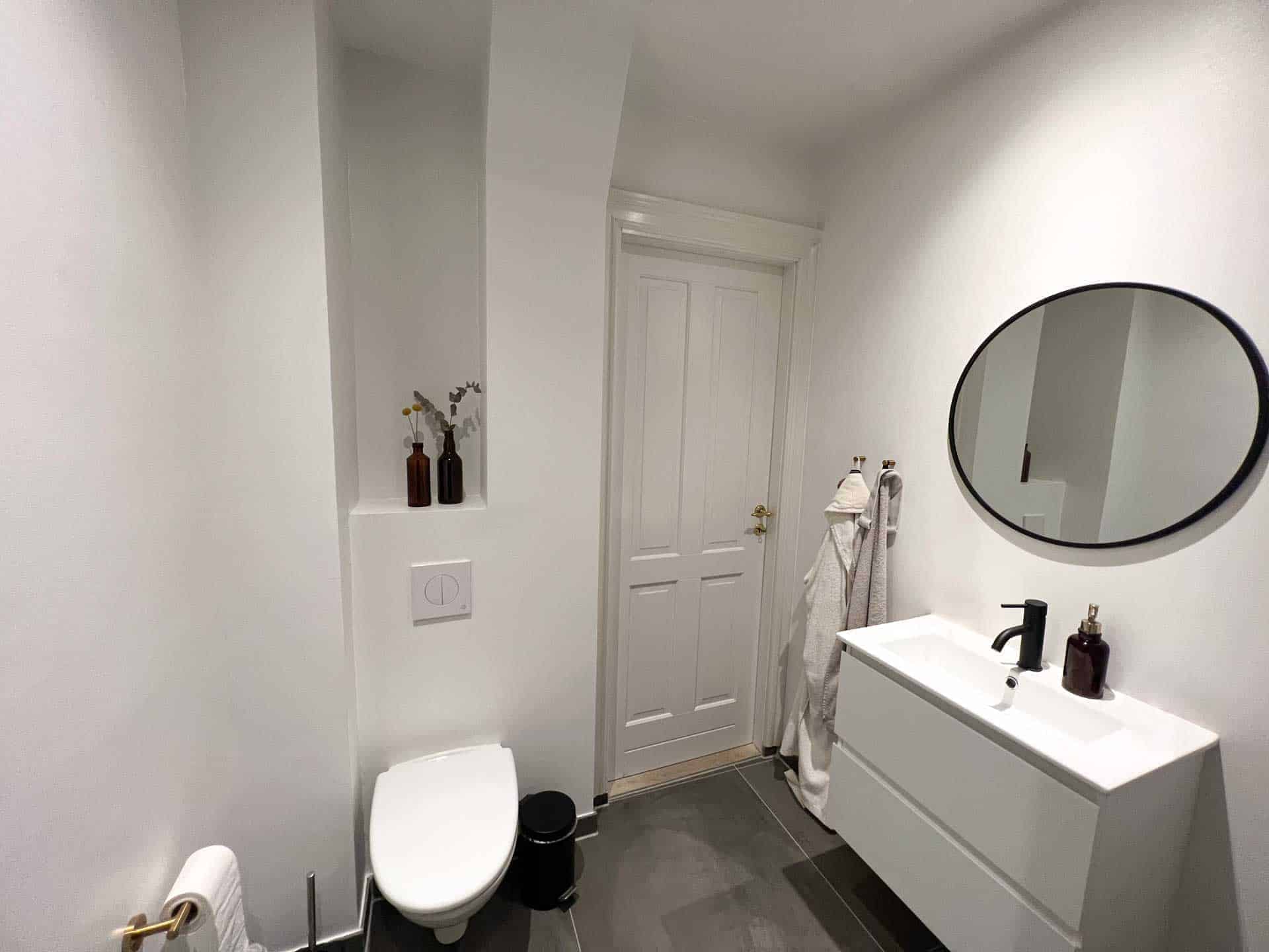 Nyt badeværelse: Den komplette guide fra første drøm til færdige fliser