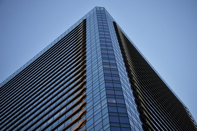 Alger på facaden? Sådan får du huset til at skinne igen